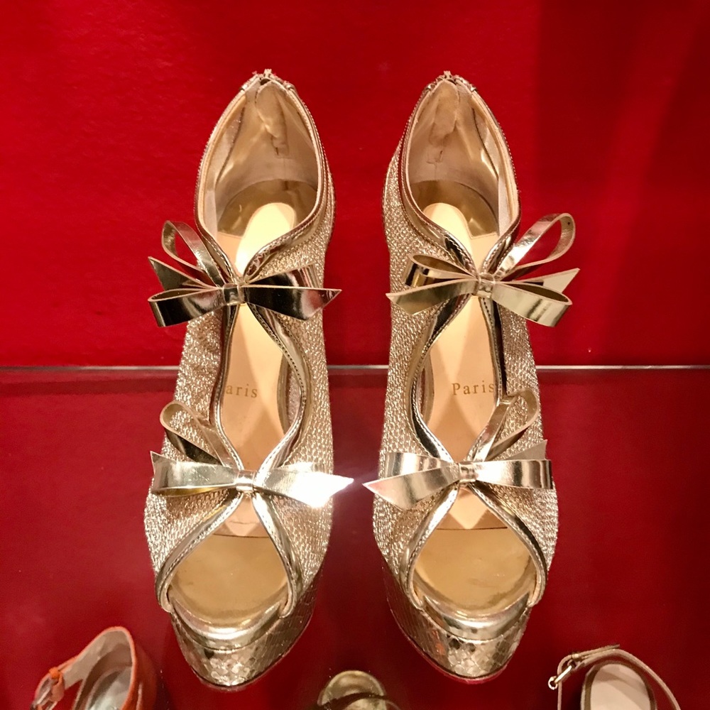 * NWOT Authentic Christian Louboutin “Empiralta”